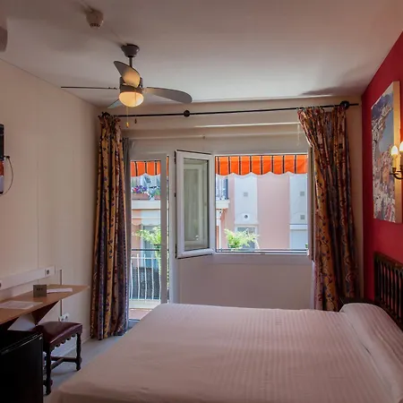 El Cid Hotel *